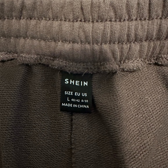 Shien Brown SweatShorts - Picture 3 of 3